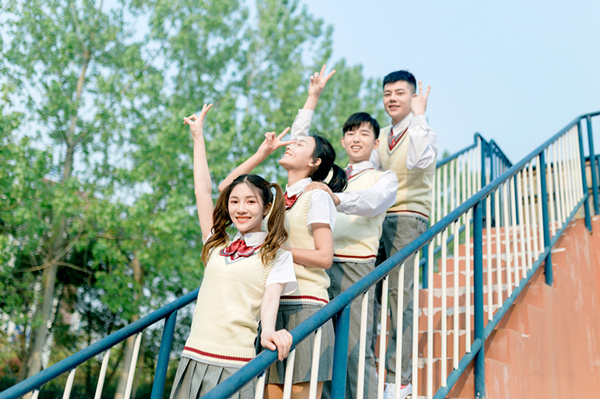 初<a href=http://njxh.cn target=_blank class=infotextkey>高中</a>畢業(yè)生，學(xué)什么技術(shù)最好？