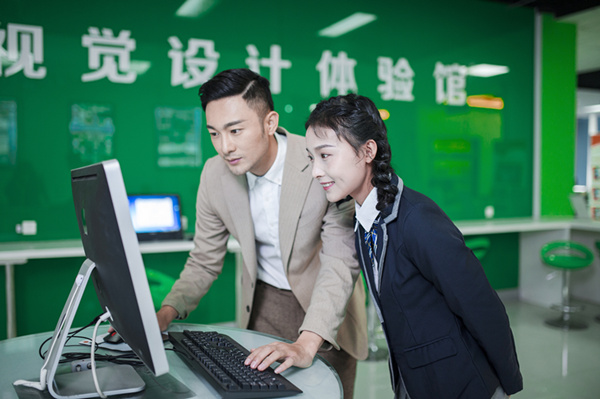 初<a href=http://njxh.cn target=_blank class=infotextkey>高中</a>畢業(yè)的女生學(xué)什么好？