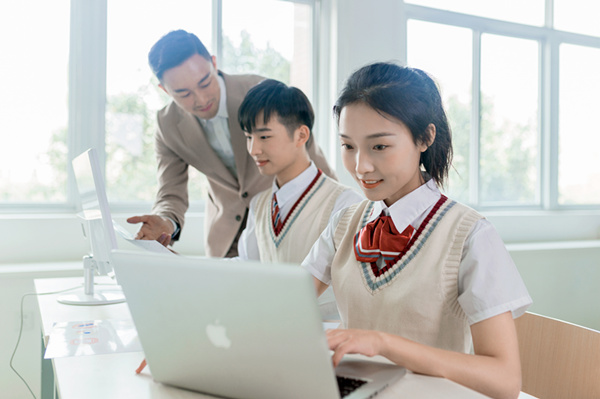 職場干貨|選擇職業(yè)發(fā)展方向，我們需要考慮哪些因素呢？